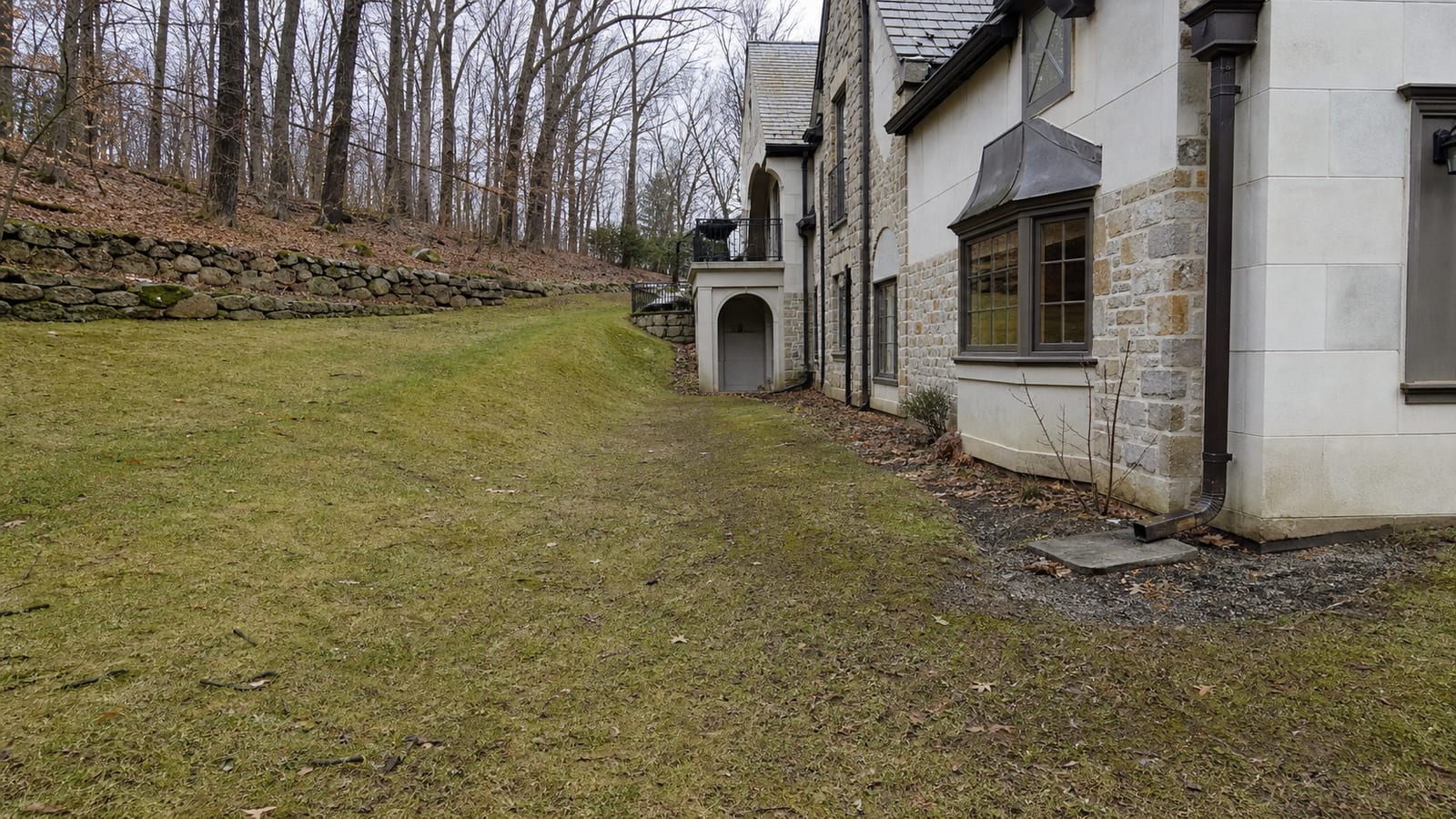 A Map of the Water: Mold Inspection in Alpine, NJ